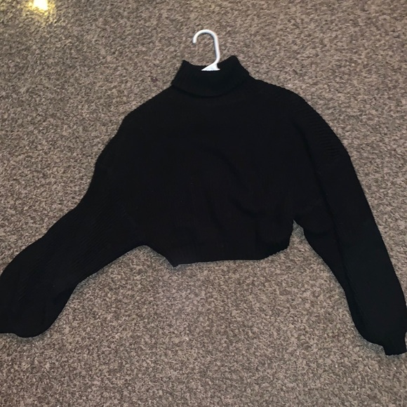 SHEIN Sweaters - SHEIN Cropped Black Sweater